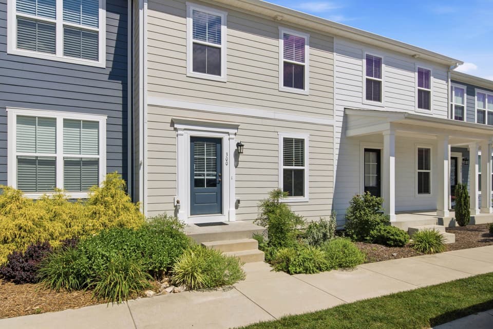 300 Hamilton Avenue NW, photo 2 of 40