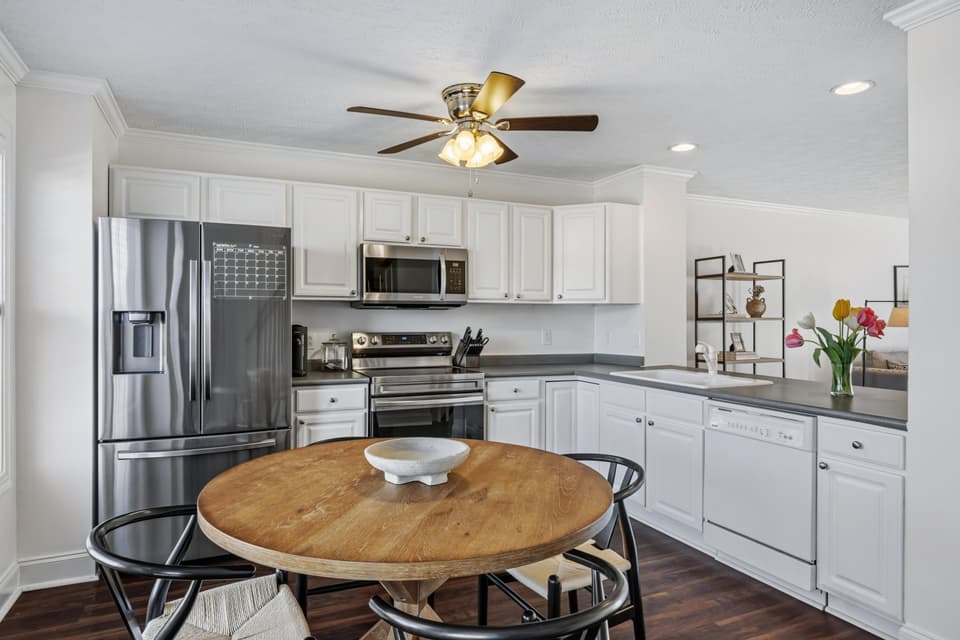 145 Blue Leaf Drive, photo 9 of 40
