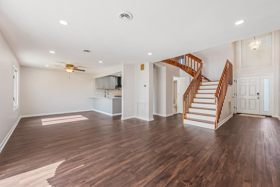 10 Patricia Lane SE, photo 7 of 36
