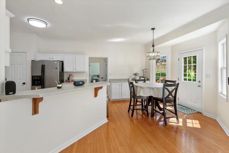 921 Crosscreek Drive, photo 17 of 40