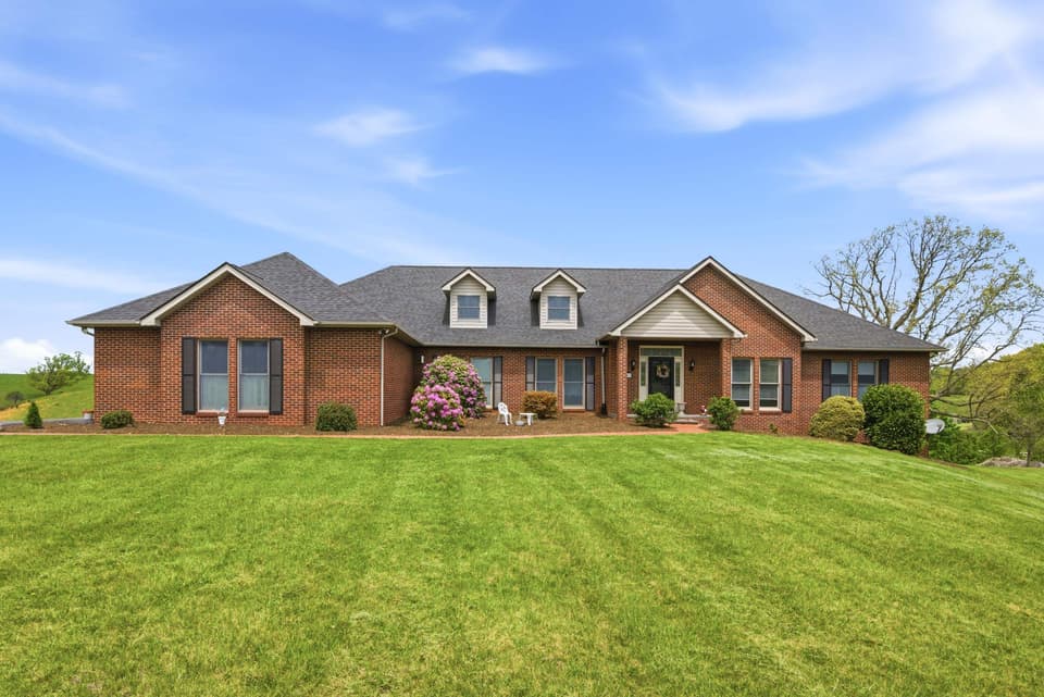2701 Christiana Court, photo 5 of 40
