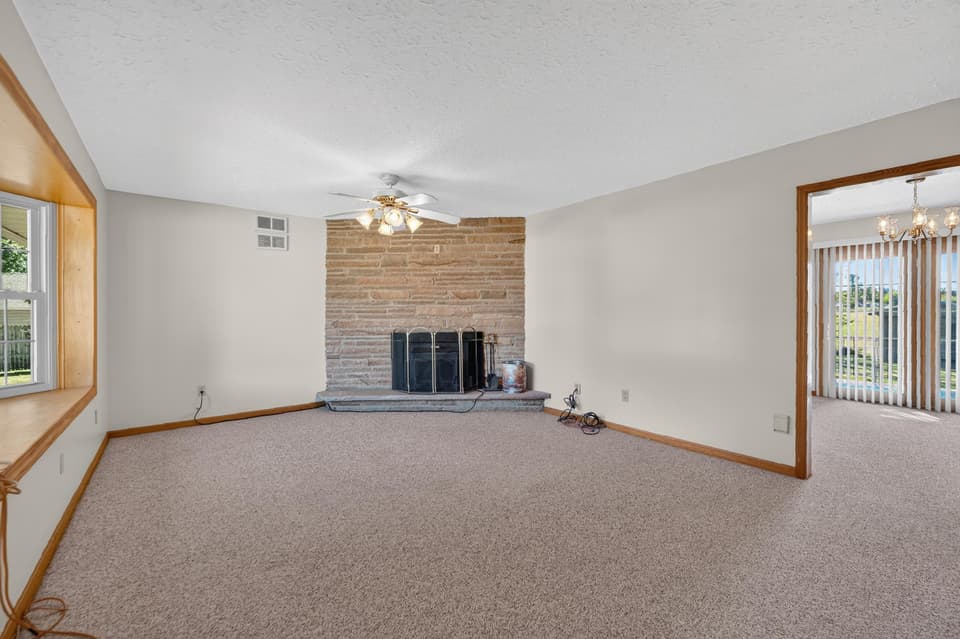 350 Teel Street, photo 16 of 40