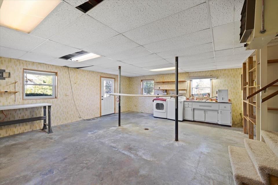 380 Walters Drive NW, photo 16 of 23