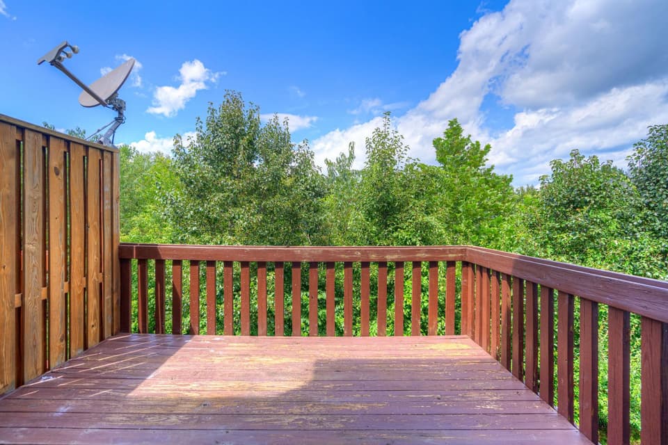 815 Oaktree Boulevard, photo 10 of 30