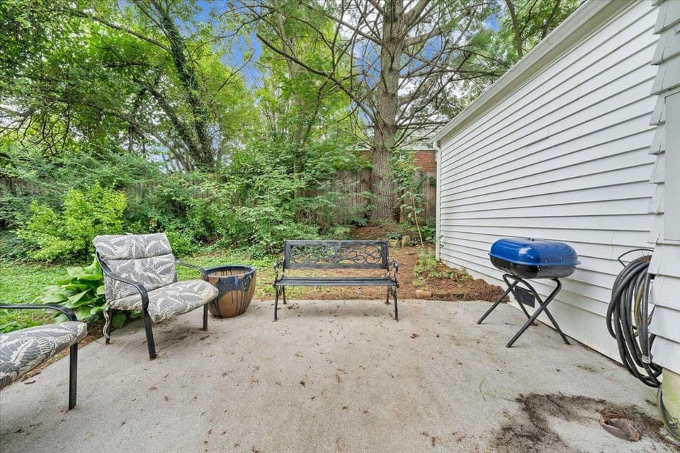 100 Roseland Drive SW, photo 23 of 35