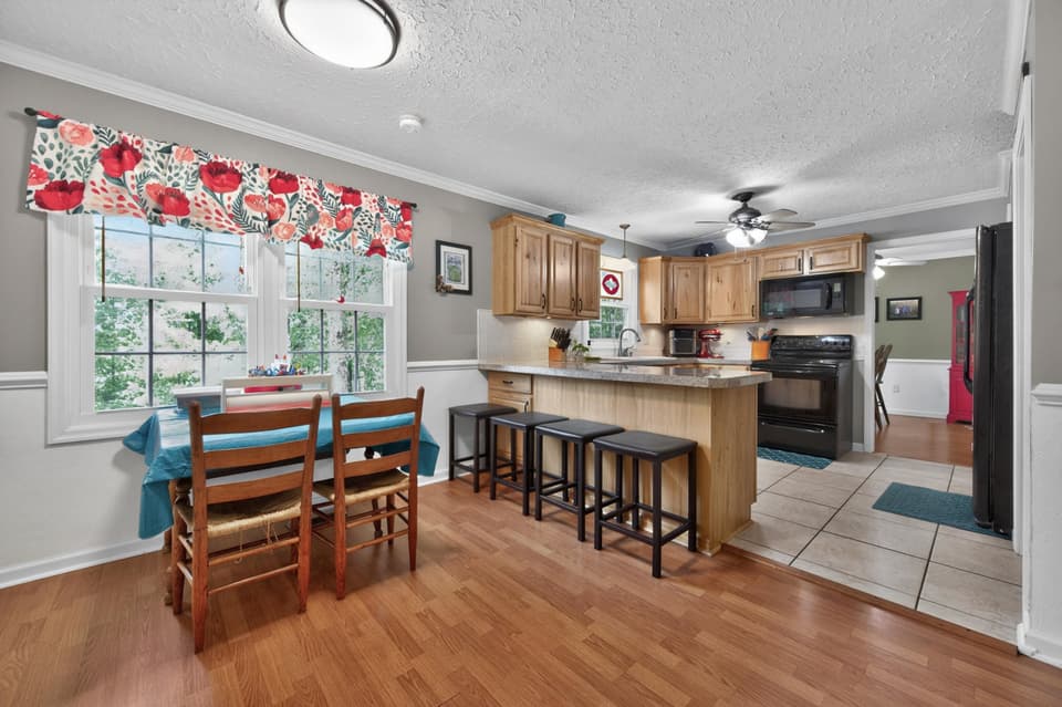 435 Tomahawk Drive, photo 38 of 40