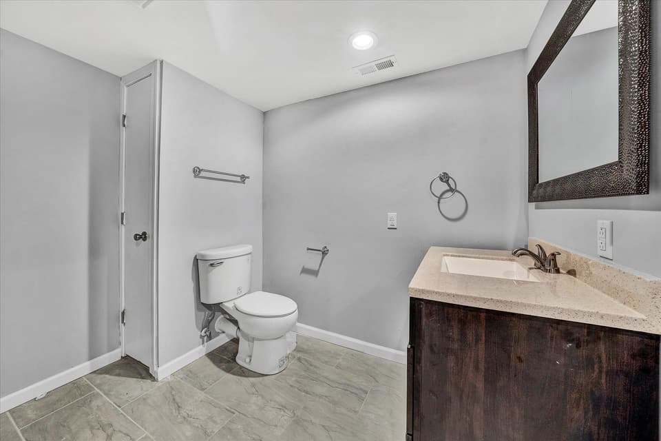 4090 Roanoke St, photo 25 of 36