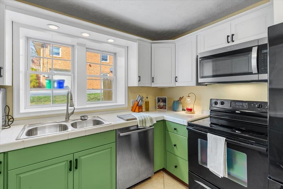 619 E Main Street, photo 14 of 40