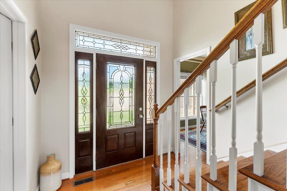 2280 Lake Vista Drive, photo 2 of 40