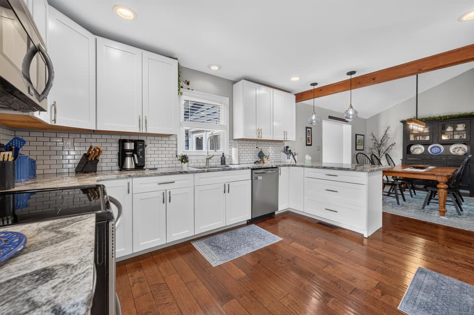 2405 Glade Drive SE, photo 23 of 40