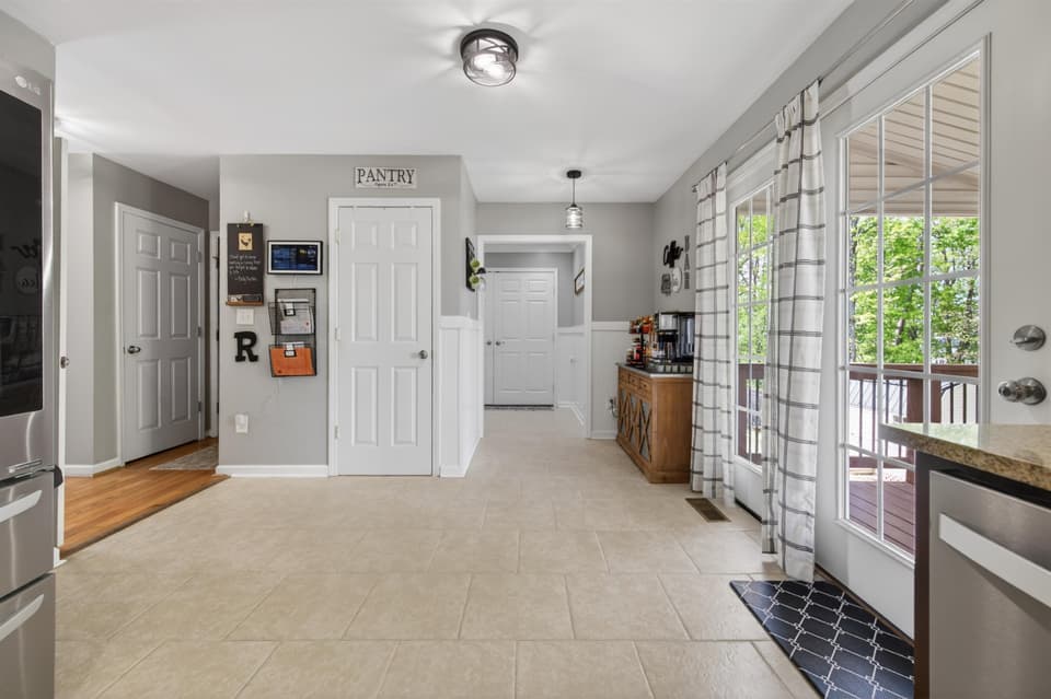 1555 Diana Drive, photo 22 of 40