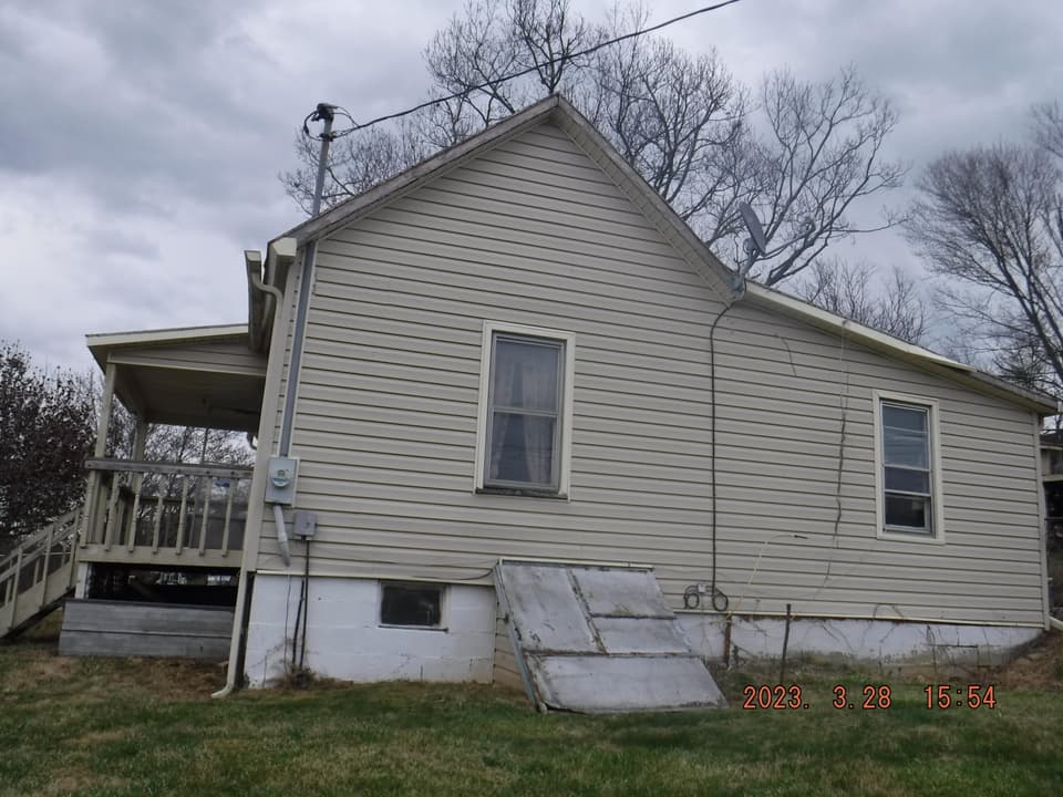 450 Wades Ln, photo 7 of 7
