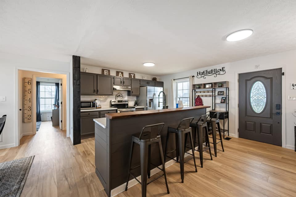 50 Woodridge Drive, photo 6 of 40