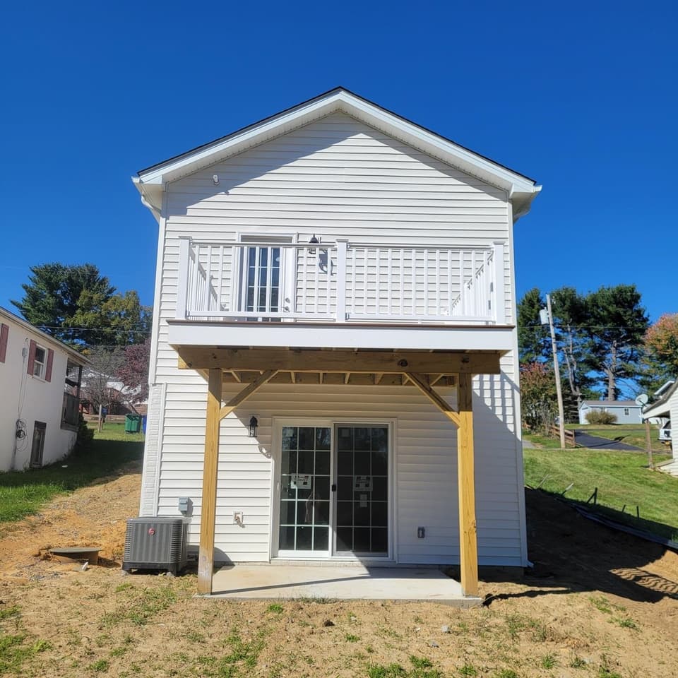 695 Liberty Street, photo 2 of 17