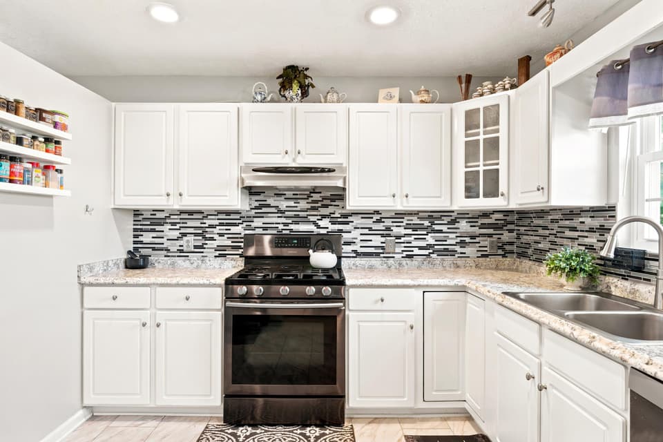 175 Darci Drive SE, photo 11 of 34
