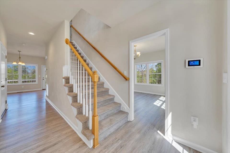 1140 Crosscreek Drive, photo 3 of 40