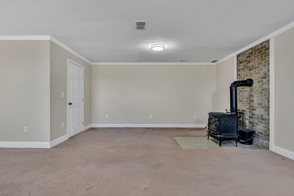 385 Tanglewood Drive SE, photo 23 of 40