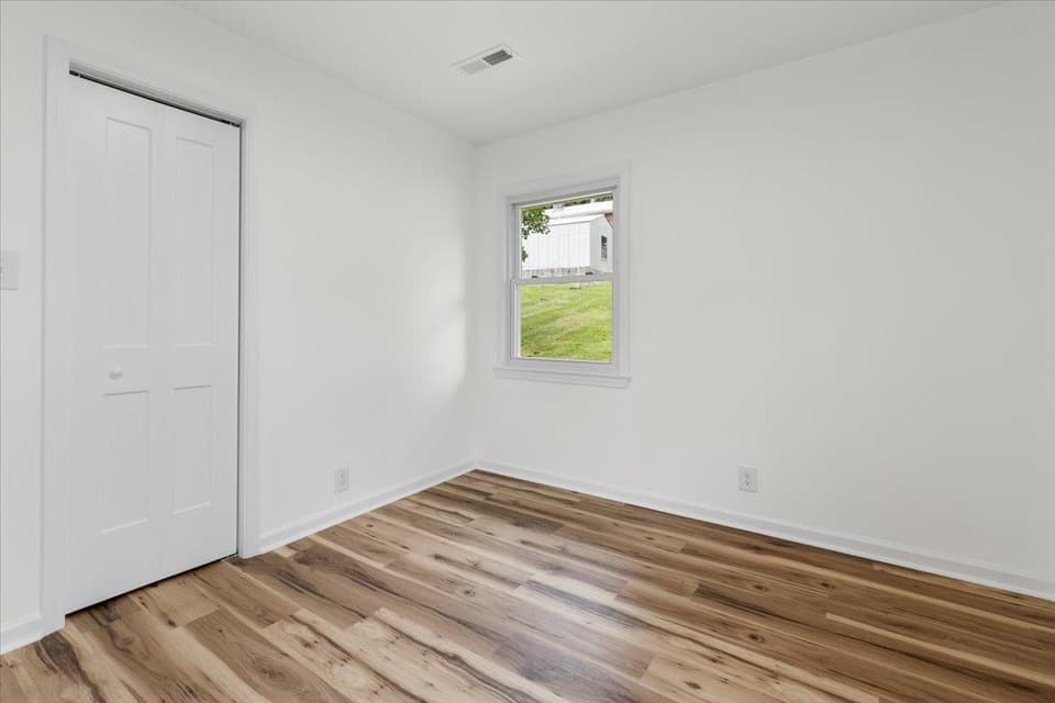 409 Third Street SW, photo 17 of 30