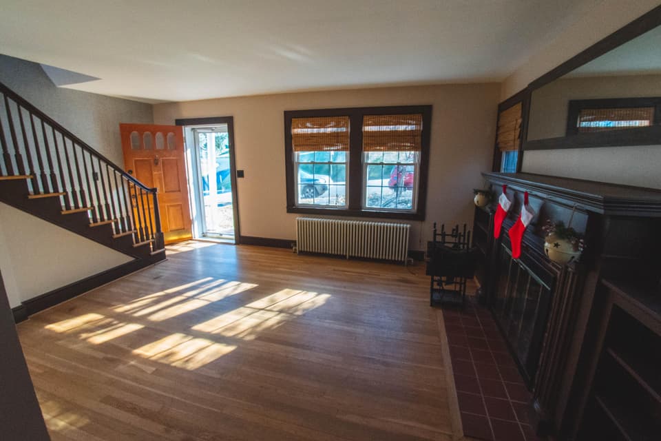 411 W Main St, photo 11 of 37
