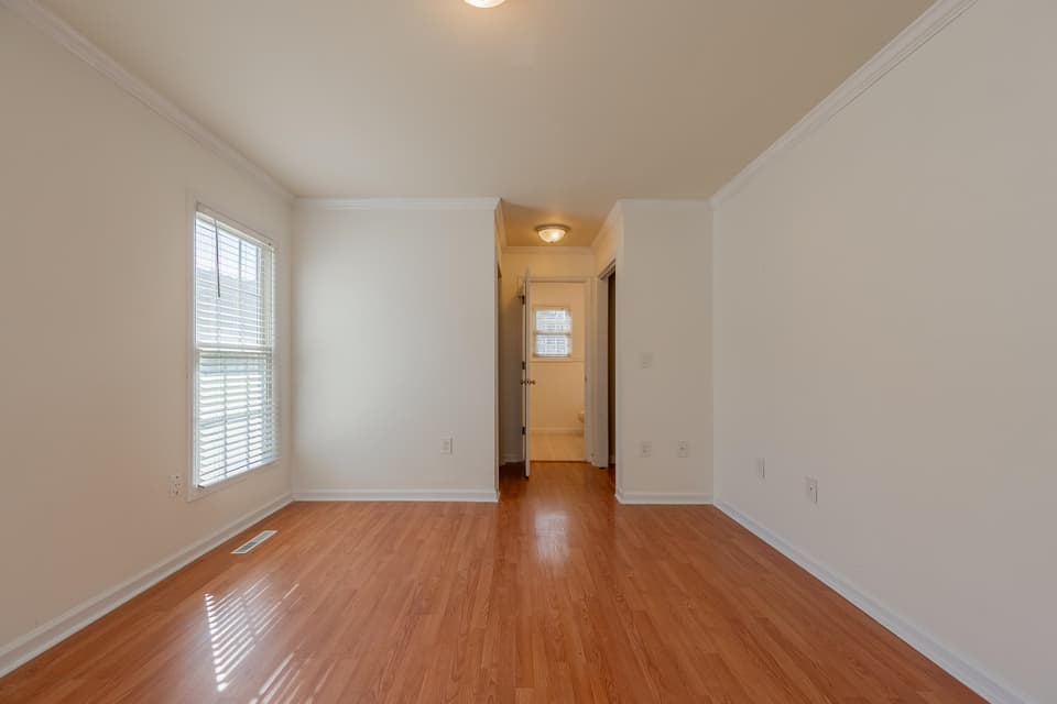 497 Canterbury Street SW, photo 15 of 40