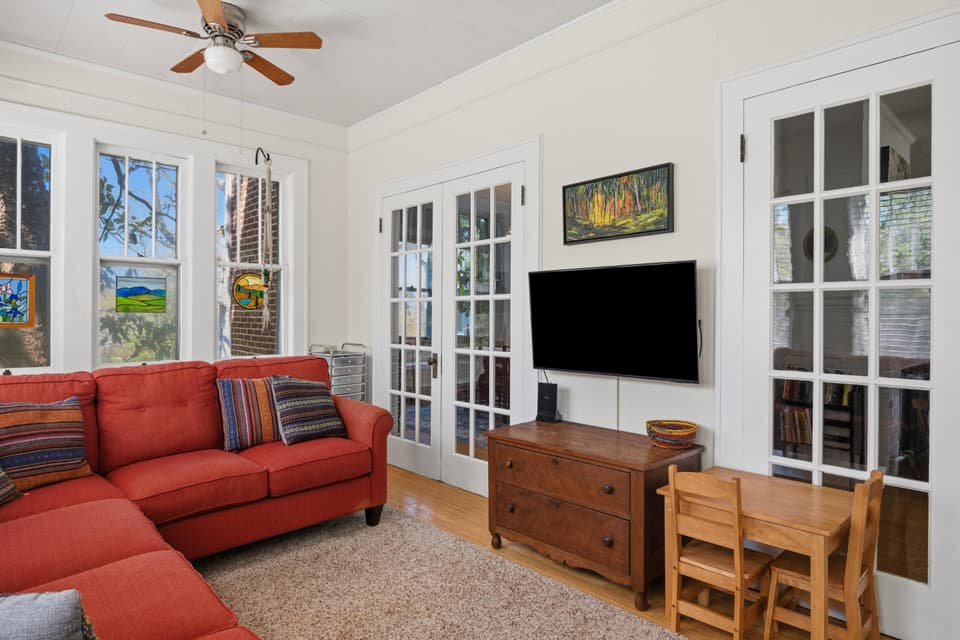 805 W Main Street, photo 17 of 40