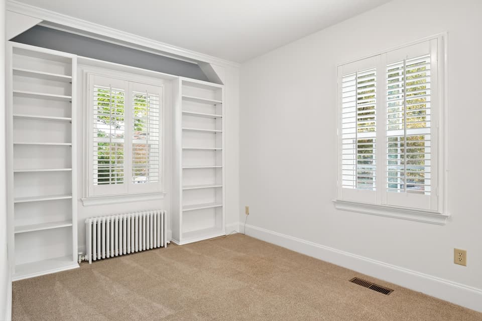 660 W Main Street, photo 37 of 40