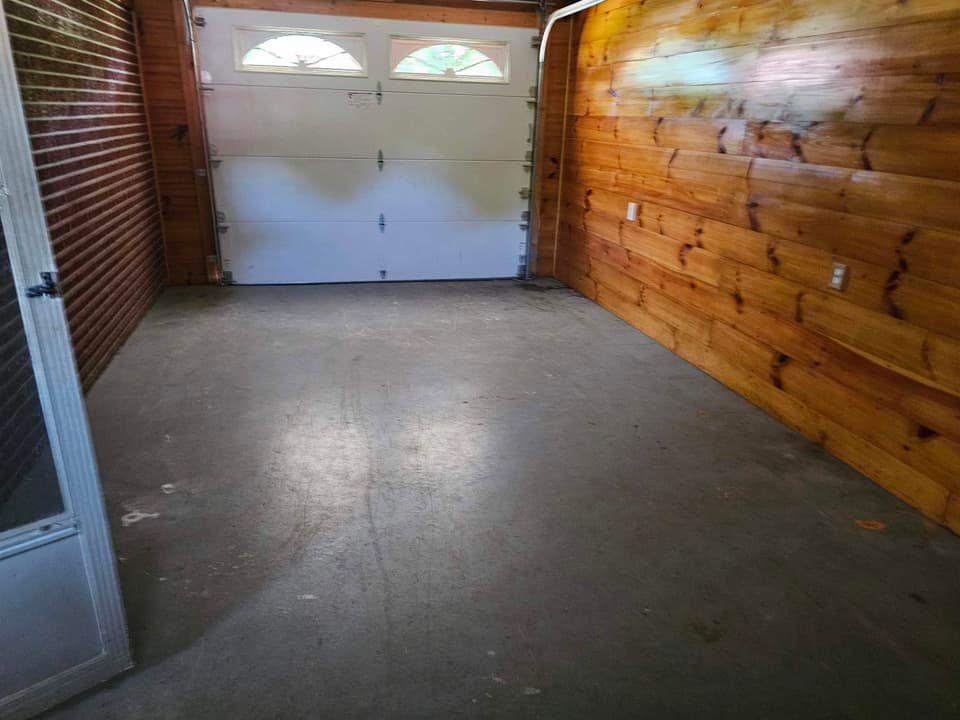 950 McHenry Avenue NE, photo 12 of 15