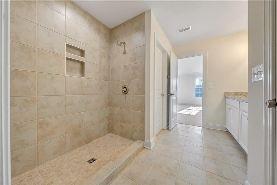 1570 Kensington Way NW, photo 19 of 32