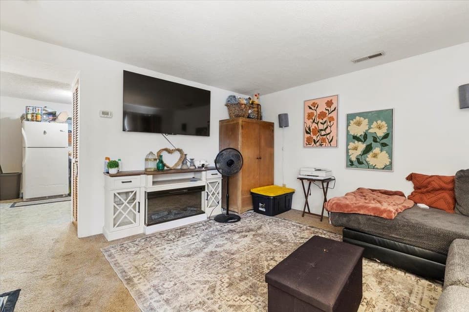 2590 Townhouse Street, photo 6 of 39