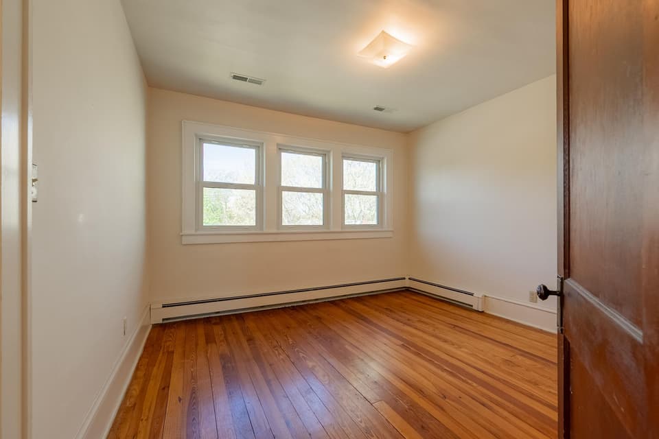 108 Miller Street SE, photo 38 of 40
