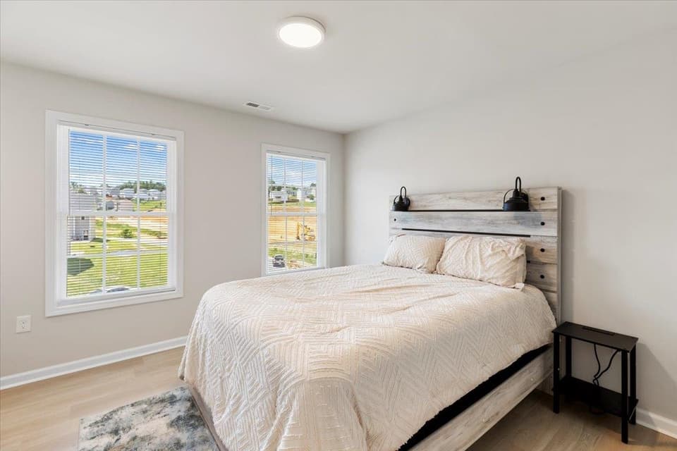 990 Holland Loop NW, photo 37 of 40