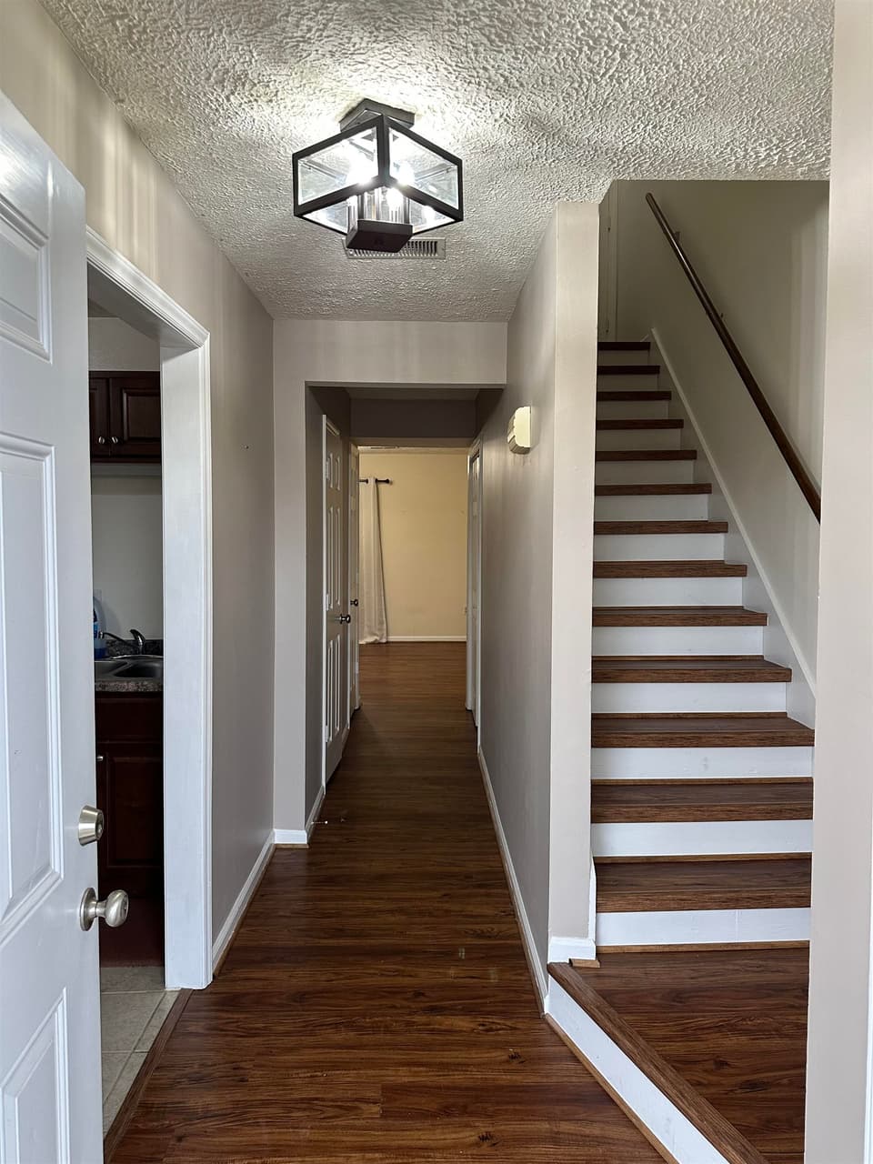1687 York Drive, photo 8 of 16