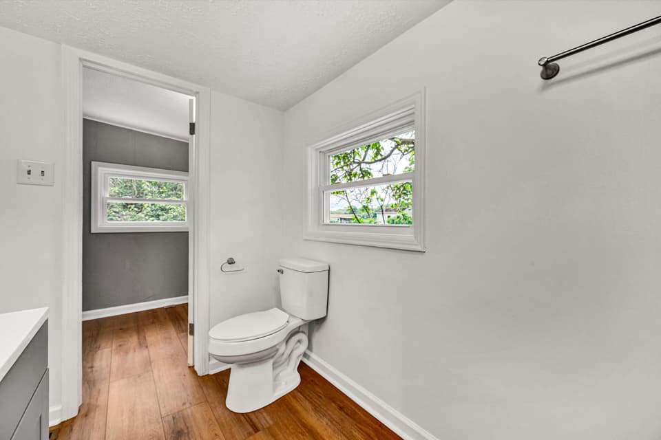 955 Church St NE, photo 21 of 33