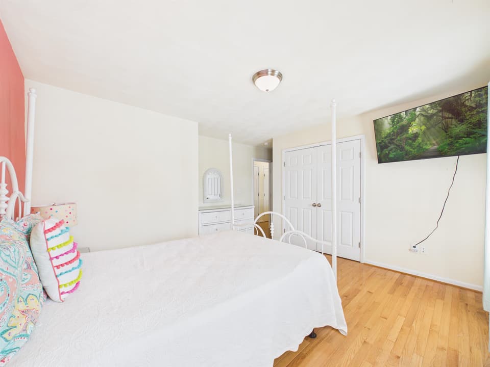 1130 Crosscreek Drive, photo 37 of 40