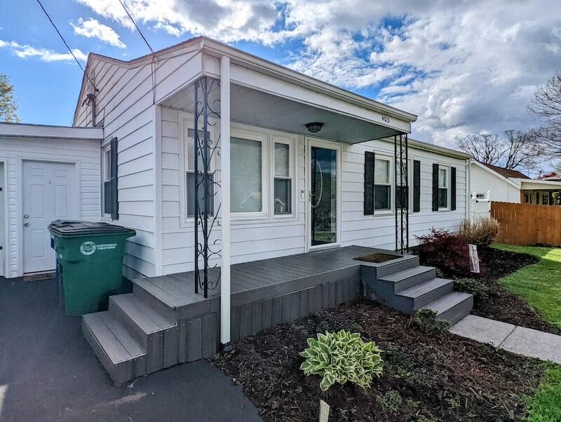 403 Lester Street, photo 4 of 38
