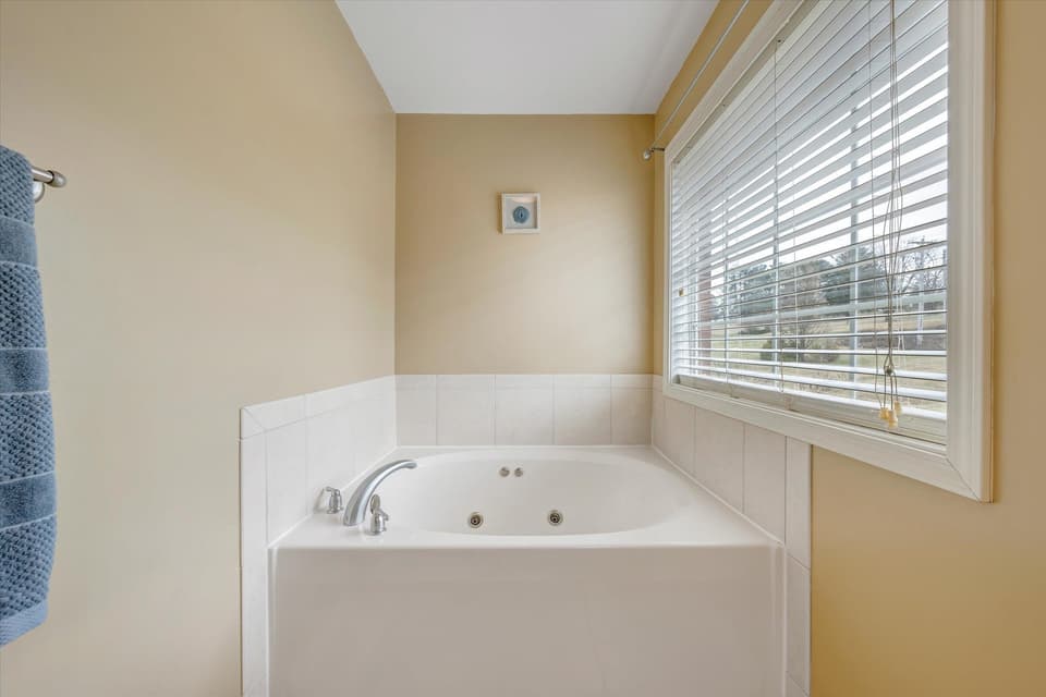 2065 Lake Vista Drive, photo 34 of 40