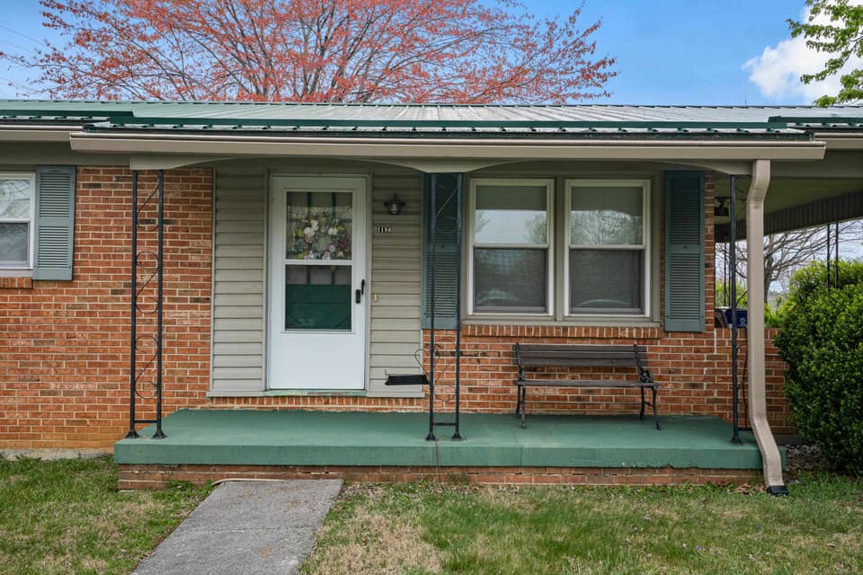 1190 S Franklin Street, photo 6 of 40
