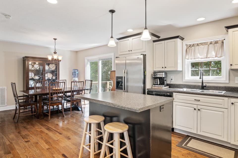 60 Florence Drive, photo 6 of 40