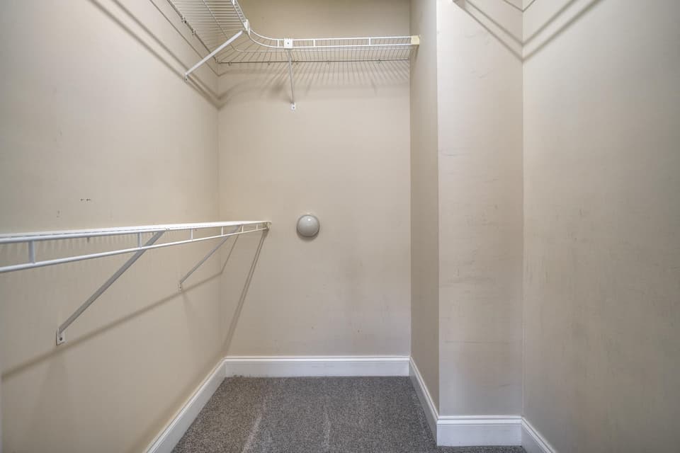 185 Blue Leaf Drive, photo 31 of 40