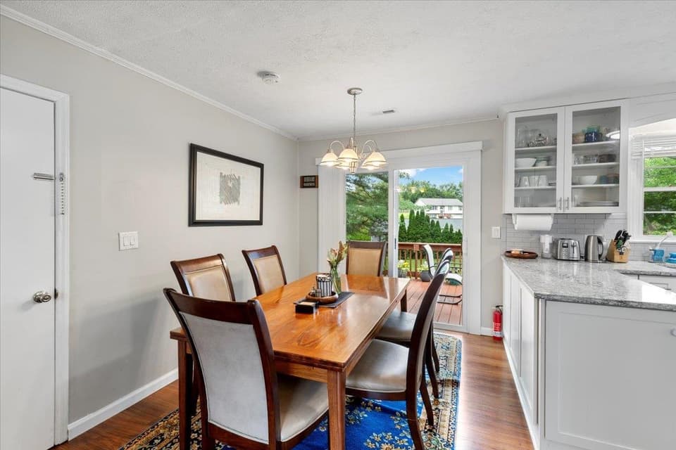 340 Walters Drive, photo 17 of 40