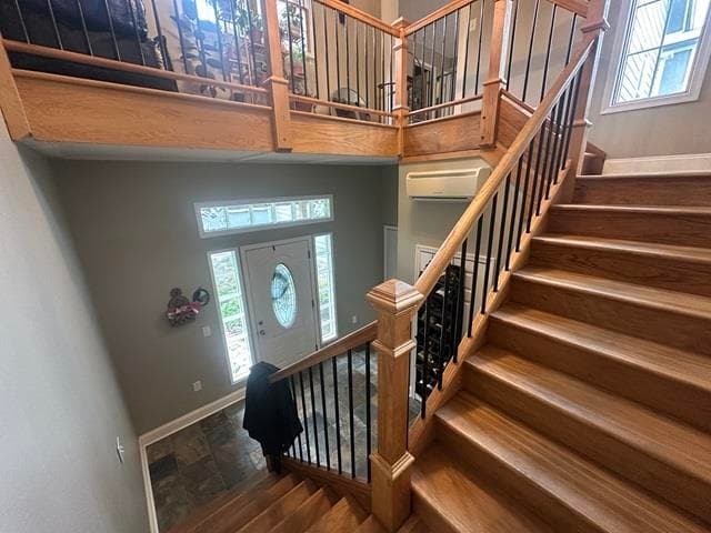 440 Aurora Lane, photo 5 of 37