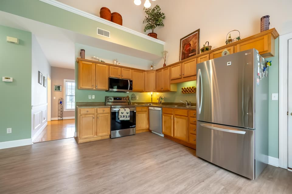 300 Meadow Drive, photo 22 of 40