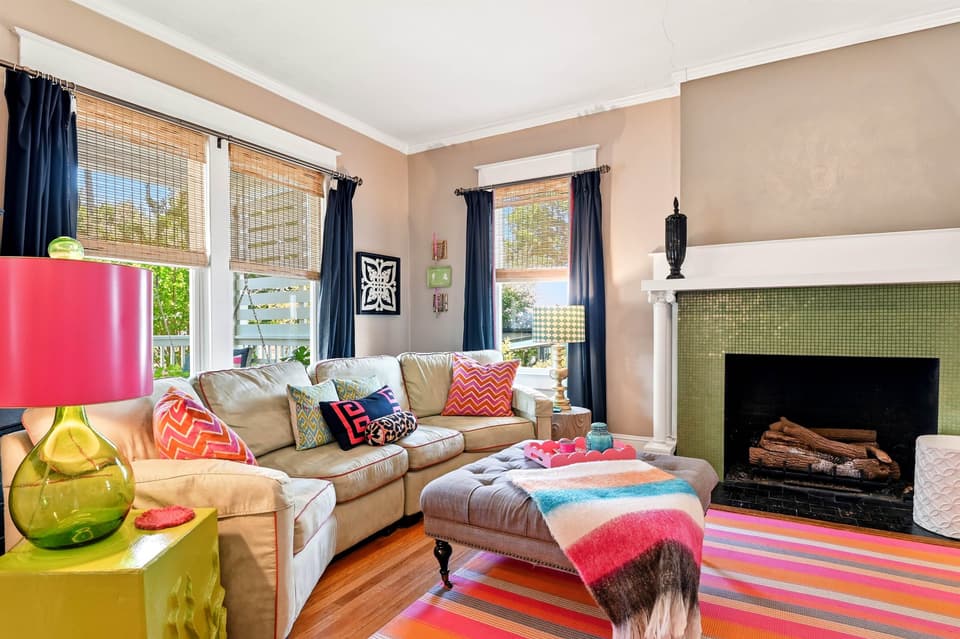 202 S Franklin Street, photo 7 of 40