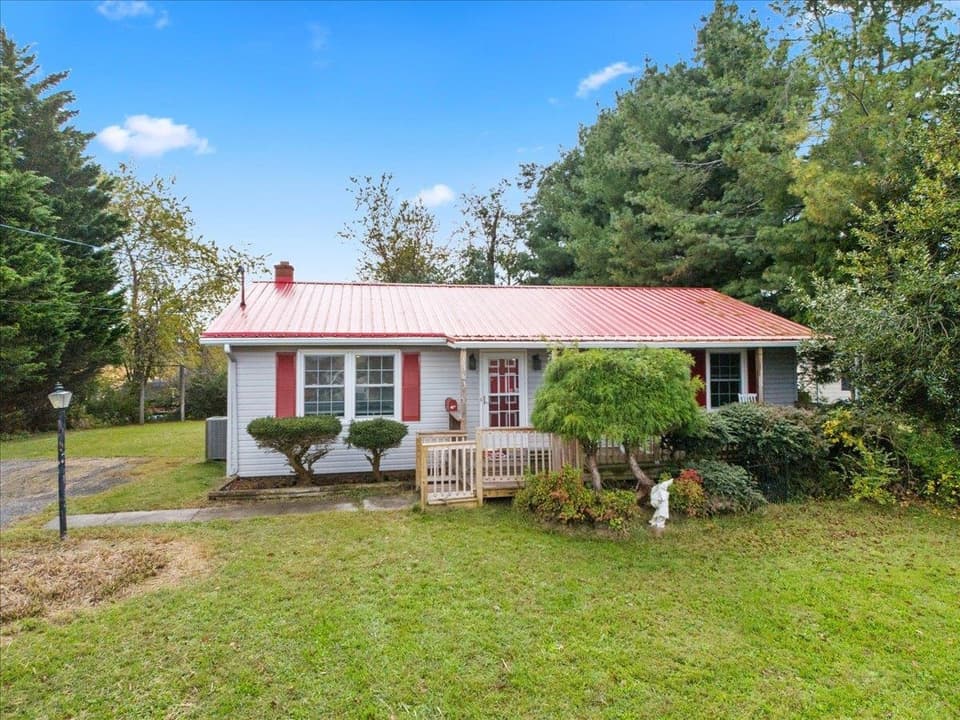 1363 Dow Street, photo 2 of 40