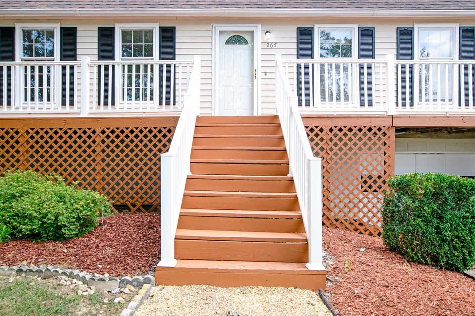265 Clearview Drive, photo 4 of 40