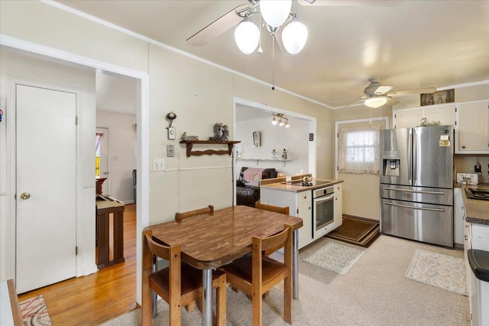 1015 Reading Road, photo 12 of 40