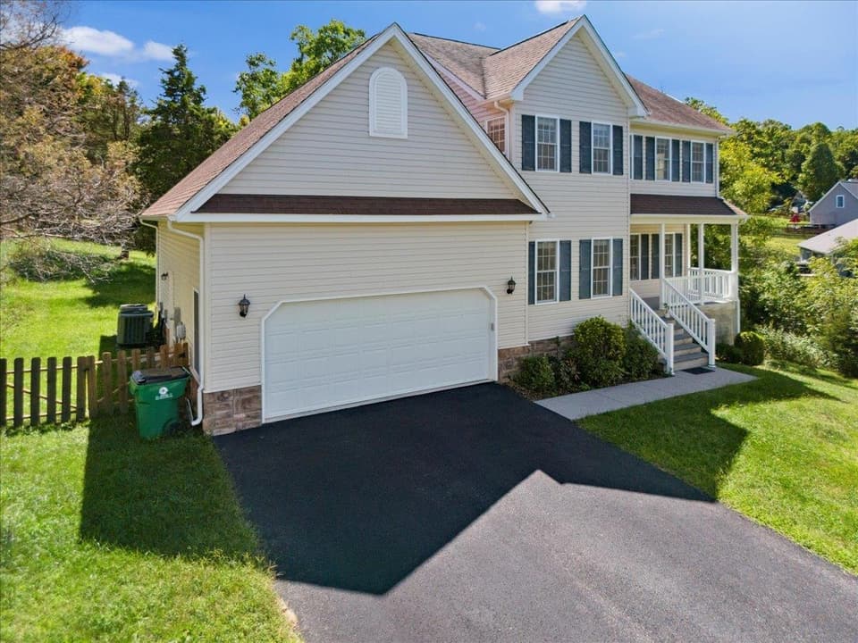 921 Crosscreek Drive, photo 5 of 40