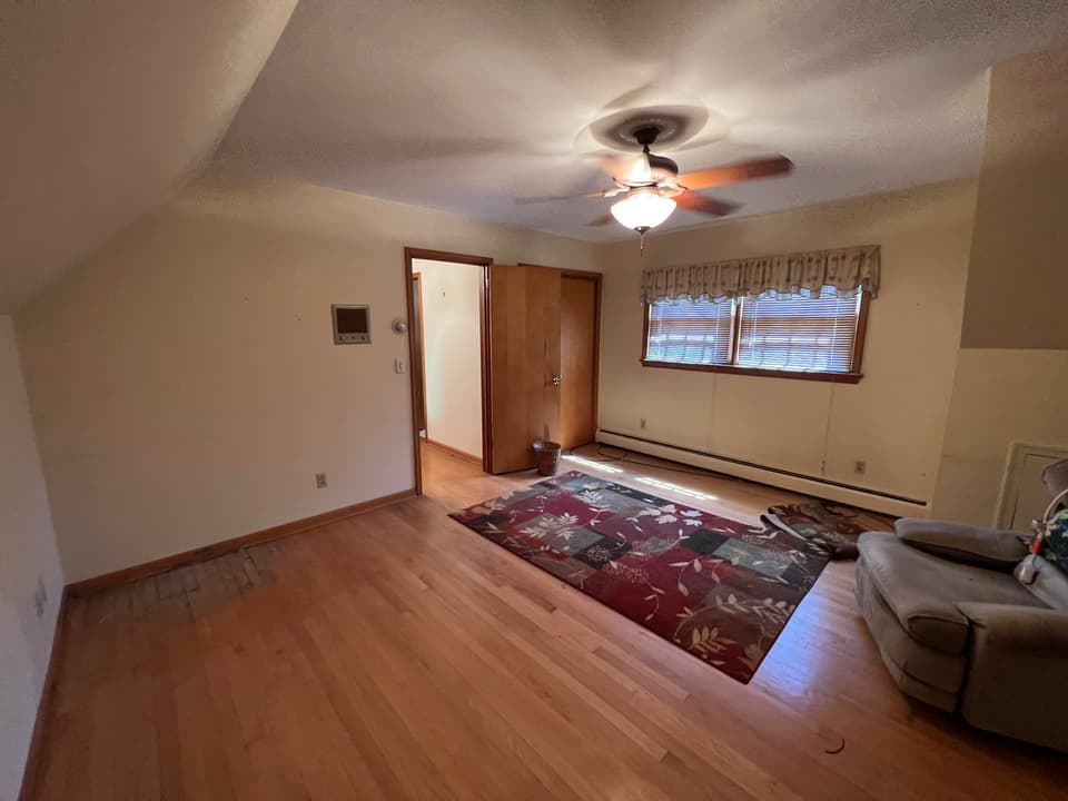 410 Dogwood Ln, photo 11 of 20