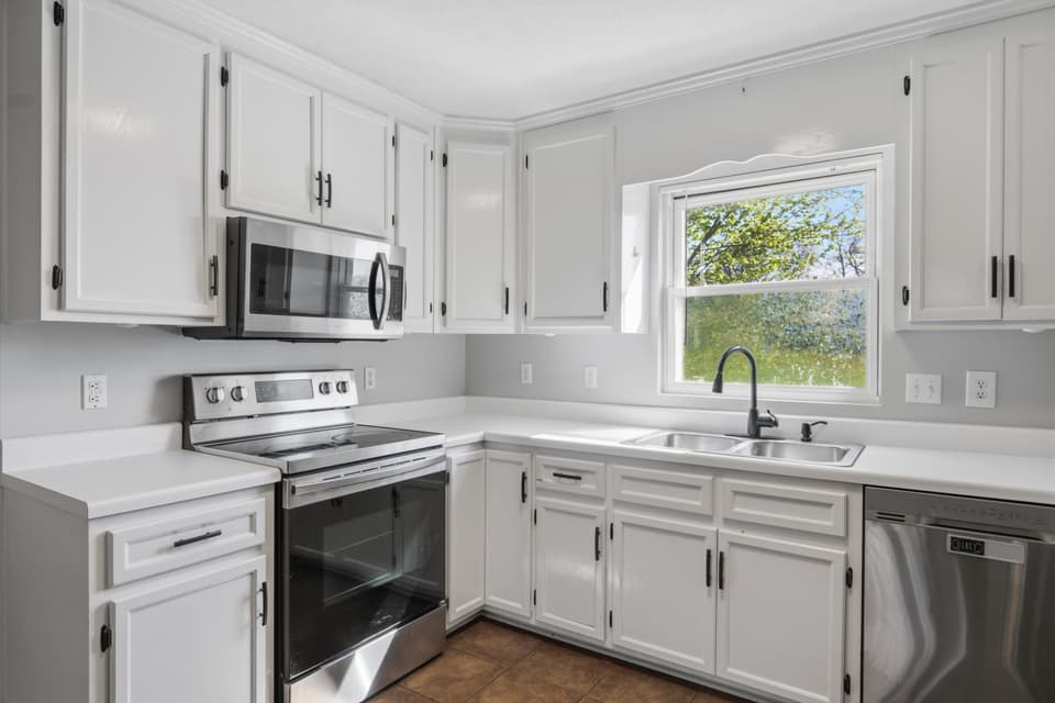 130 Warren Street, photo 11 of 40