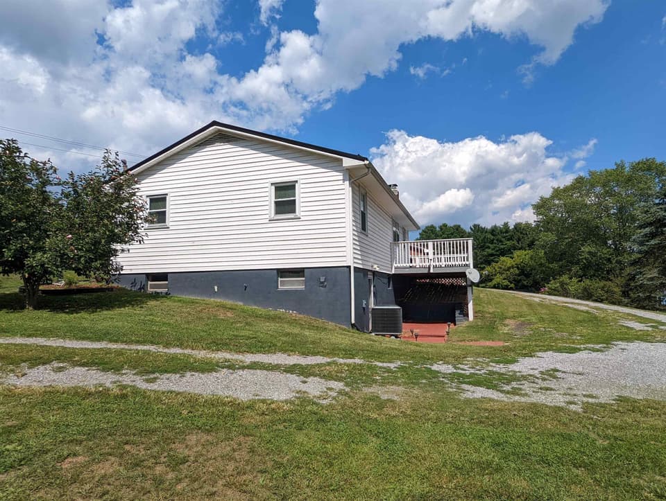 1627 Mud Pike Road, photo 7 of 27